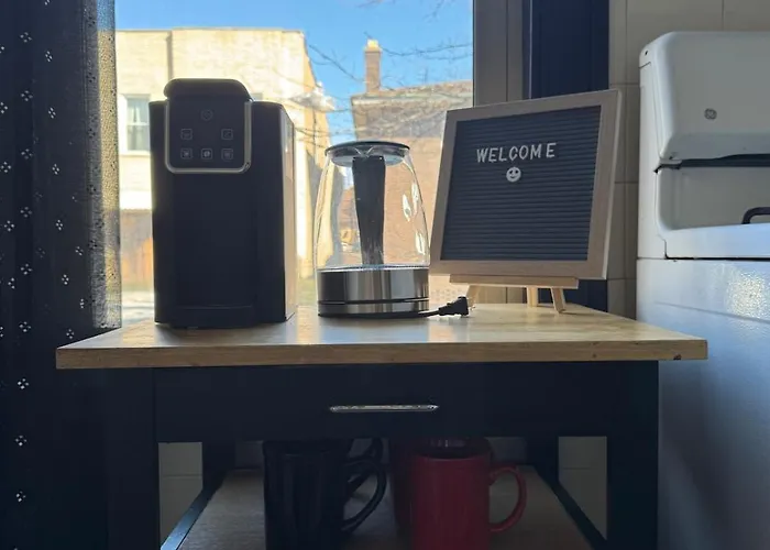 Cozy 3bd - Free Parking & Fast Wifi! Chicago