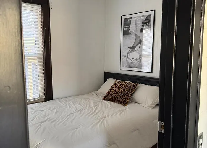 Cozy 3bd - Free Parking & Fast Wifi!