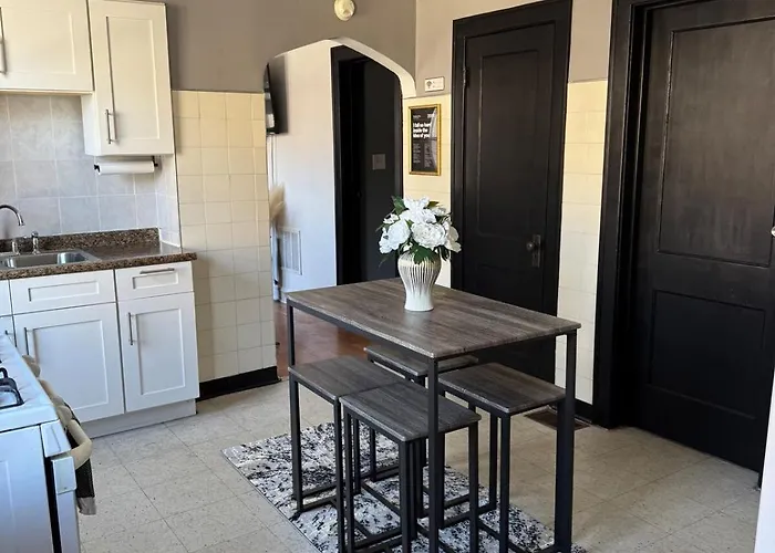 Apartamento Cozy 3bd - Free Parking & Fast Wifi! *