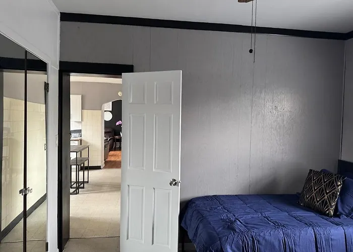 Cozy 3bd - Free Parking & Fast Wifi!