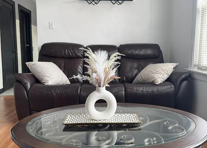 Cozy 3bd - Free Parking & Fast Wifi! Apartamento