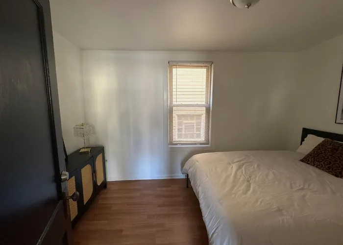 Cozy 3bd - Free Parking & Fast Wifi! Apartamento *
